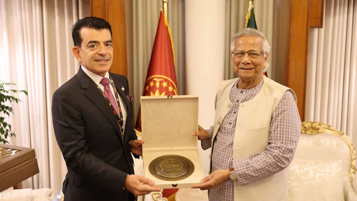 প্রধান উপদেষ্টার সঙ্গে আইসেস্কো মহাপরিচালকের সৌজন্য সাক্ষাৎ